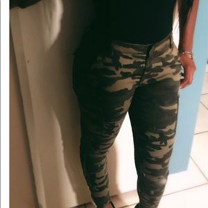 Forever 21 Camo ankle jeans